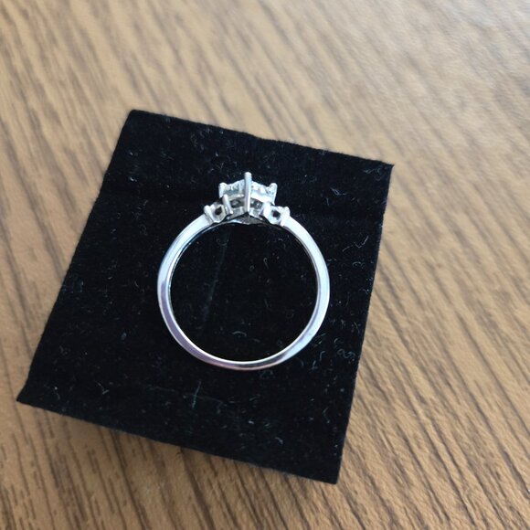 Zales 10k diamond white gold ring - Picture 7 of 17